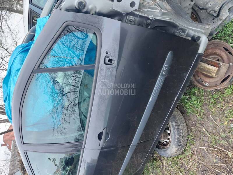 Prednja desna vrata za Renault Modus
