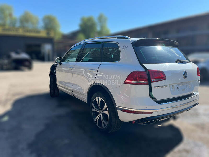 POLUSTRANICA za Volkswagen Touareg