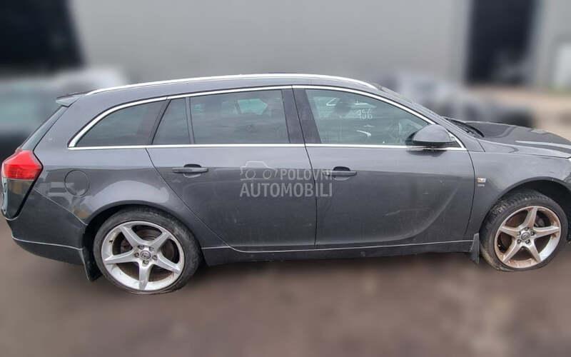 POLUSTRANICA za Opel Insignia
