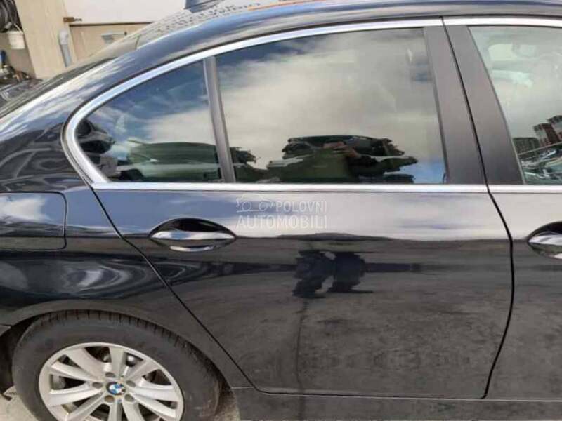 Vrata zadnja desna crna F10 za BMW 518, 520, 523 ... od 2010. do 2017. god.