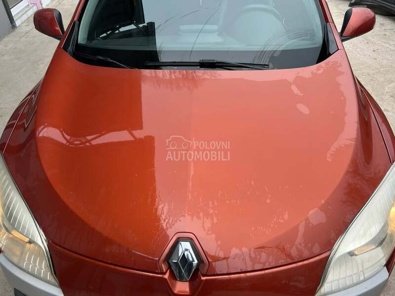 Hauba oranž TEENJ za Renault Megane od 2008. do 2012. god.