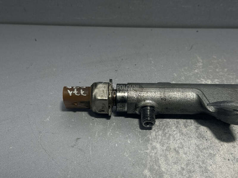 SENZOR PRITISKA GORIVA za Volkswagen Polo