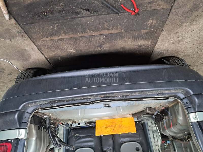 zadnji branik za Renault Scenic od 1996. do 2003. god.