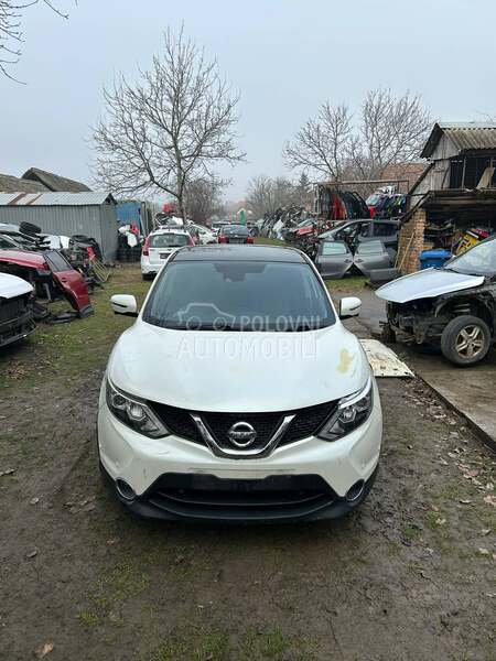 Nissan Qashqai 2015. god. -  kompletan auto u delovima