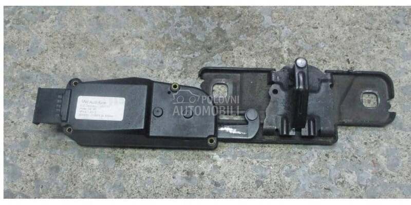 Elektro brava gepeka donja za Audi A6, Q5, Q7 od 2004. do 2016. god.