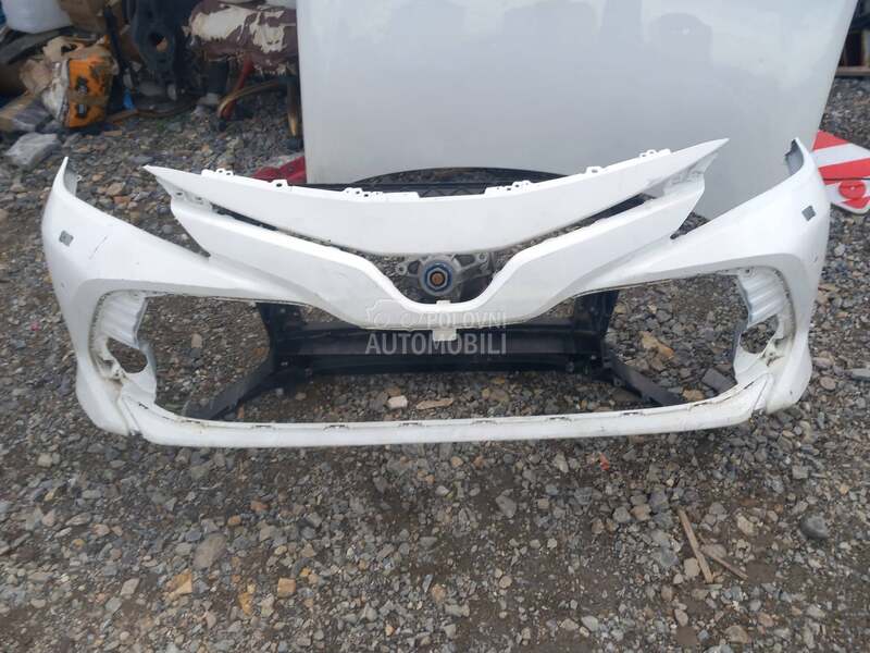 branik za Toyota Camry