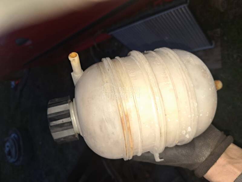 boca vode 1.4b 1.1b za Peugeot 206