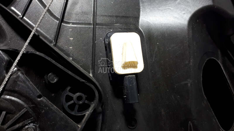 SENZOR AIRBAGA za Volkswagen Touareg