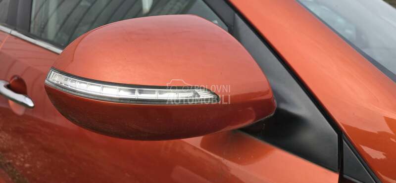 desni retrovizor za Kia Sportage od 2010. do 2015. god.