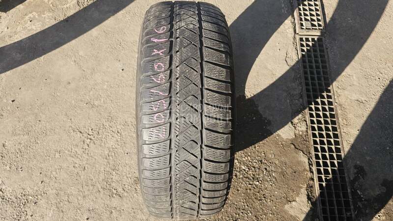 Pirelli 205/60 R16 Zimska