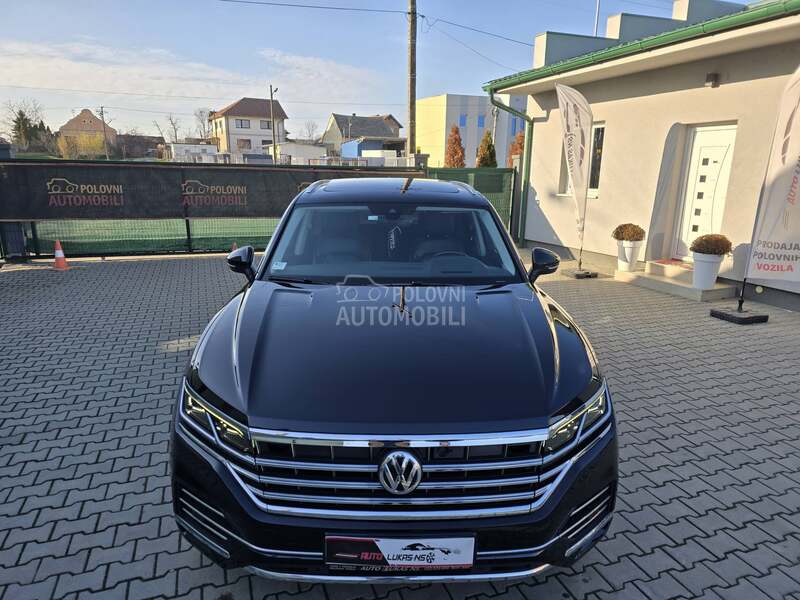 Volkswagen Touareg 2018 photo 2
