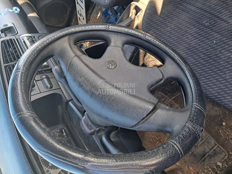 Razno delovi za Volkswagen Golf 2, Golf 3, Passat B3 ... od 1987. do 1998. god.