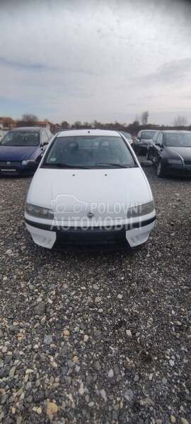Fiat Punto 2002. god. -  kompletan auto u delovima