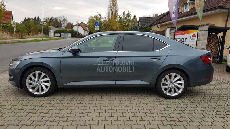 Škoda Superb -  kompletan auto u delovima