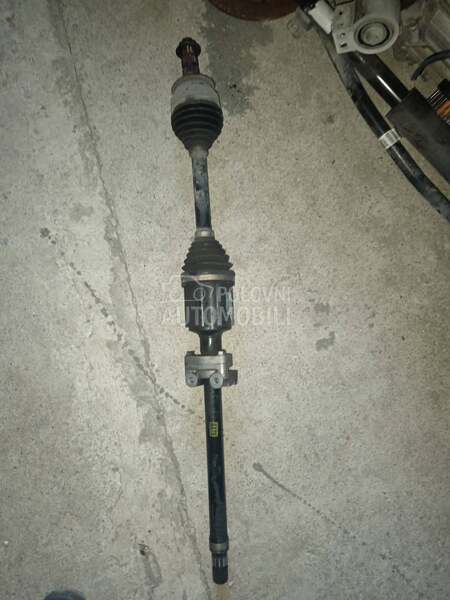 Poluosovina za Chevrolet Cruze