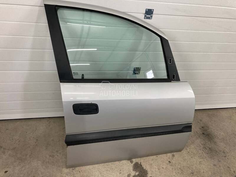 vrata prednja desna za Opel Zafira