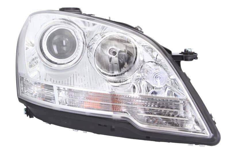 Desni far za Mercedes Benz ML 320, ML 350, ML 280 ... od 2005. do 2011. god.