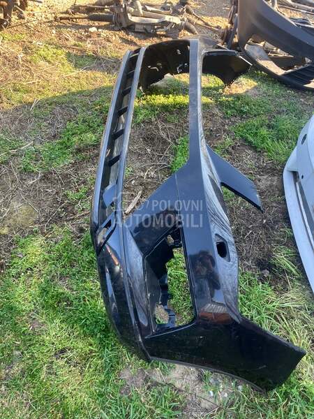 Prednji branik za Seat Ateca