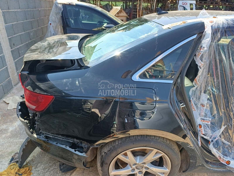 POLUSTRANICA za Audi A4
