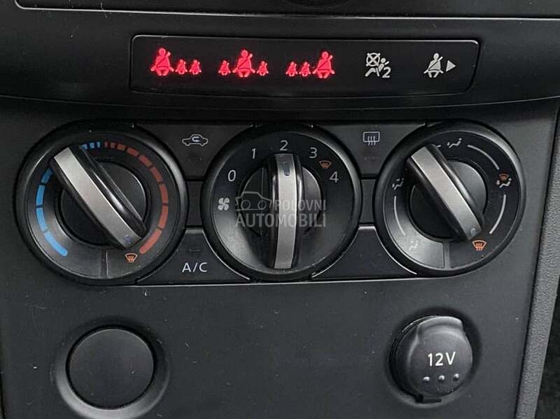 Konzola klime za Nissan Qashqai od 2006. do 2013. god.