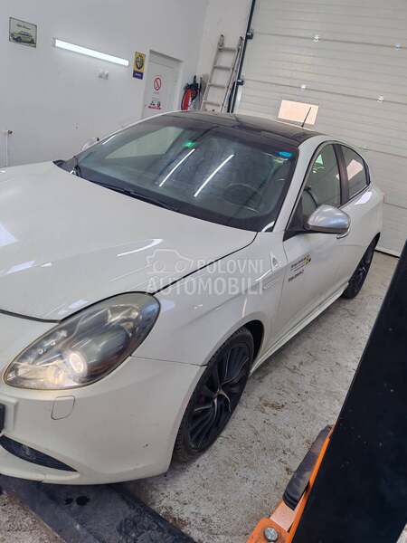 Alfa Romeo Giulietta 1.8tbi -  kompletan auto u delovima