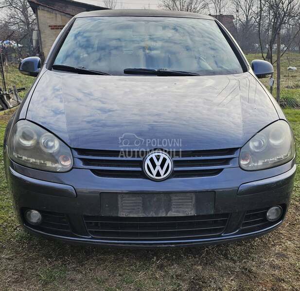 Volkswagen Golf 5 -  kompletan auto u delovima