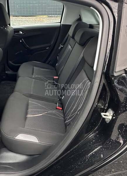 Zadnja klupa Pezo 208 za Peugeot 208
