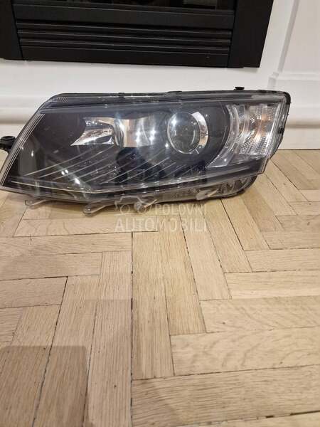 Levi xenon led far za Škoda Octavia od 2014. do 2018. god.