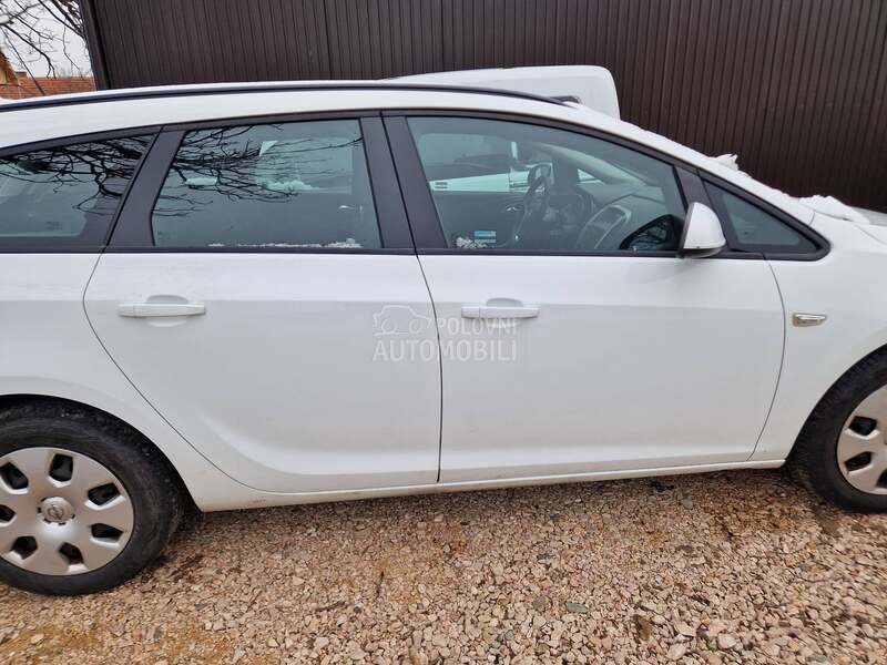 Vrata bela boja za Opel Astra J