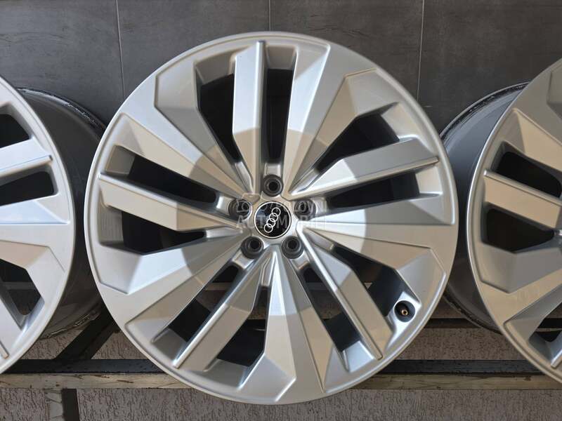 Aluminijumske felne audi Q8 original 20" 5 x 112