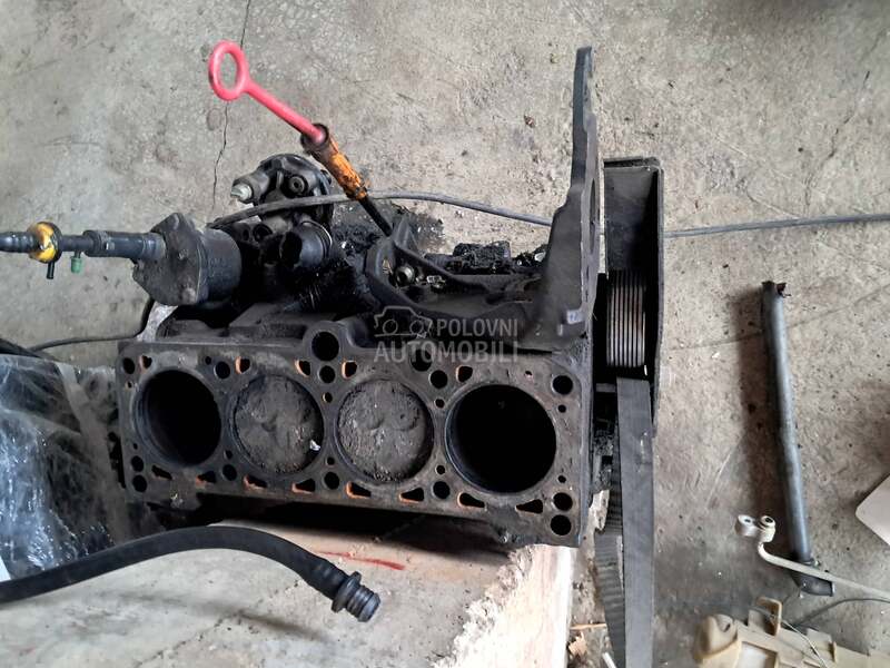 Razni delovi za Volkswagen Golf 2, Golf 3, Passat B3 ... od 1997. do 1998. god.