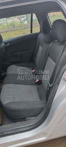 Sedišta astra H karavan za Opel Astra H od 2004. do 2010. god.