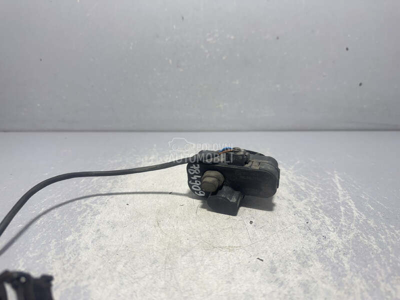 MOTORIC POKLOPCA REZERVOARA za Volkswagen Tiguan