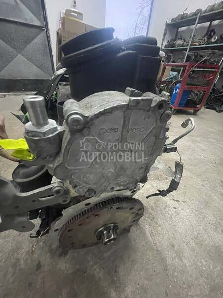 vakum pumpa za Audi Q5 od 2009. do 2012. god.