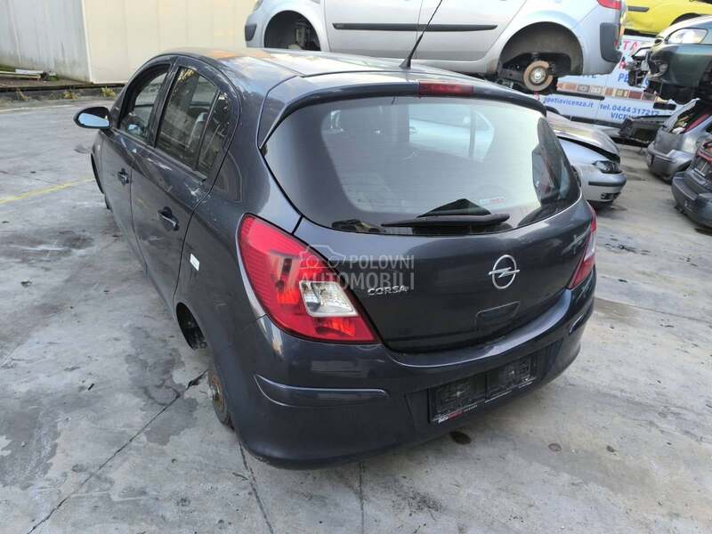 Zadnja desna vrata za Opel Corsa C od 2009. do 2011. god.