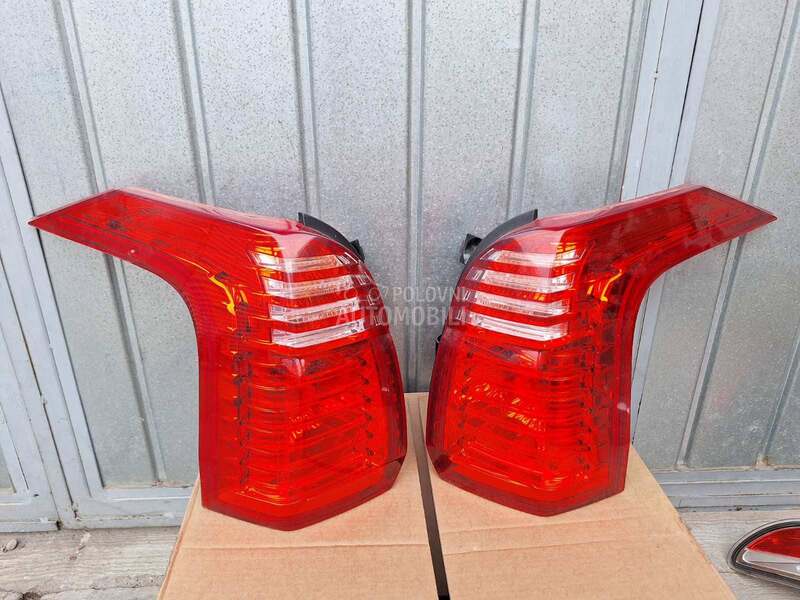 orginalne stop lampe za Peugeot 5008