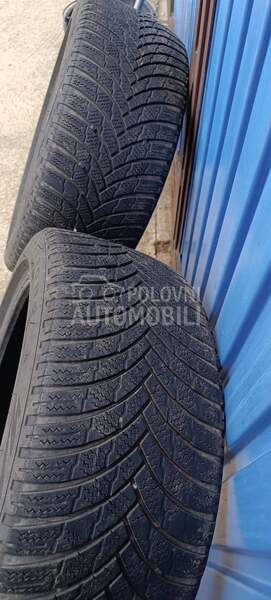 Firestone 225/45 R17 Zimska