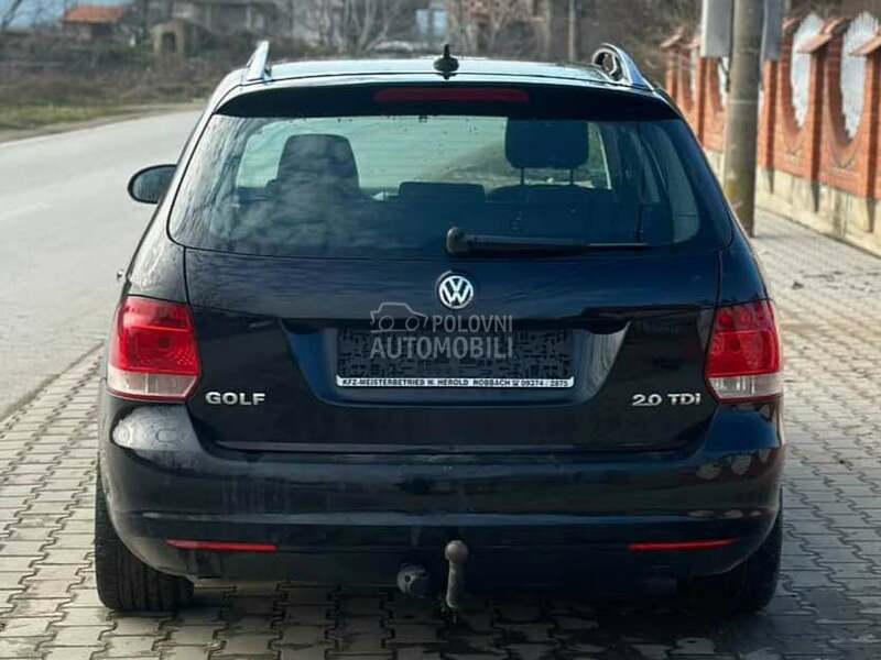 Branik zadnji crni karavan za Volkswagen Golf 5 od 2007. do 2010. god.