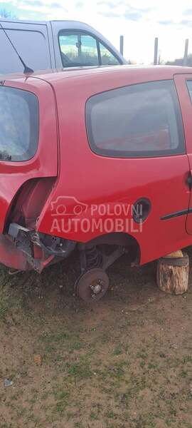 stranica polustranica za Renault Twingo od 2006. do 2012. god. za Renault Twingo od 2006. do 2012. god.