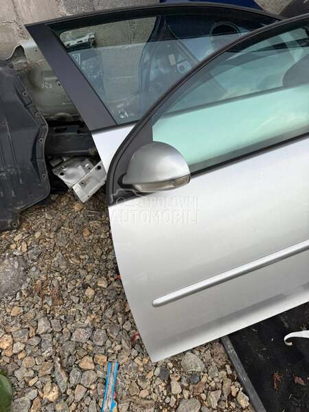 Retrovizor za Volkswagen Golf 5 od 2004. do 2008. god.