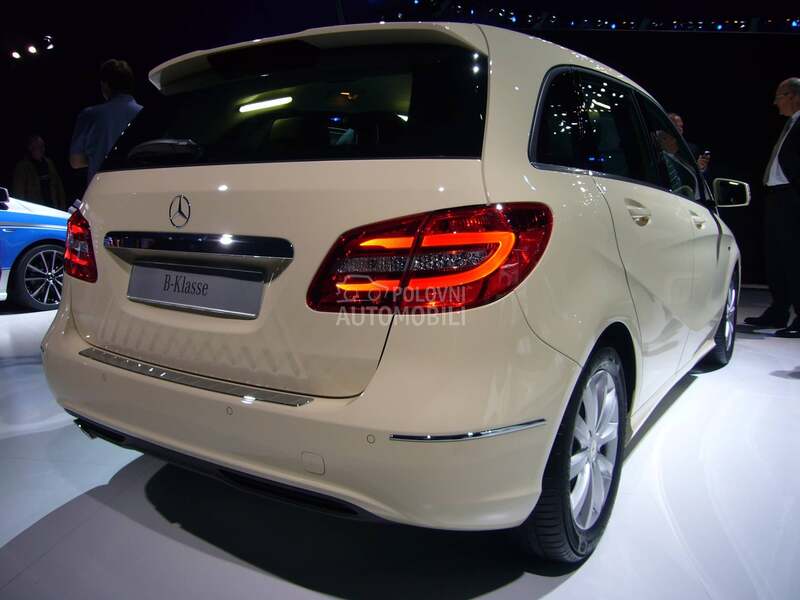 Stop svetla za Mercedes Benz B Klasa, B 160, B 150 ... od 2012. do 2018. god.