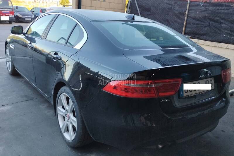 Stop svetla za Jaguar XE od 2016. do 2019. god.
