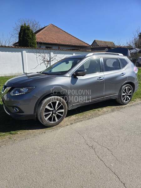 Nissan X-Trail 2017. god. -  kompletan auto u delovima