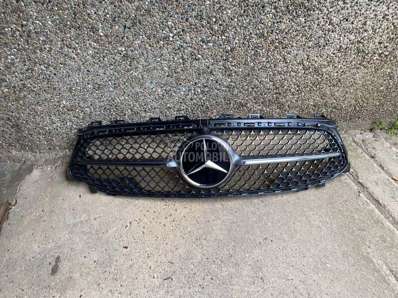 Prednja Maska Grill za Mercedes Benz CLA Klasa od 2021. do 2026. god.