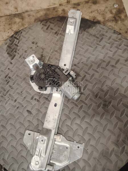 Suvozacev podizac stakla za Citroen C3 od 2009. do 2015. god.