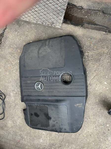 Poklopac motora za 651 za Mercedes Benz C Klasa, C 180, C 160 ...