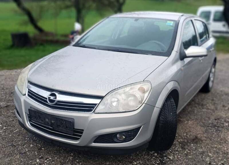 Opel Astra H 1.9 2008. god. -  kompletan auto u delovima