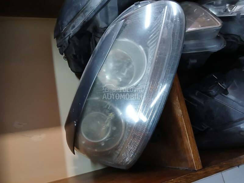 xsenon farovi za Volkswagen Golf 5 od 2004. do 2008. god.