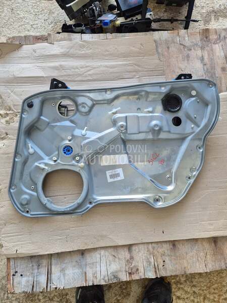 Podizac prednjeg desnog stakla za Seat Ibiza od 2002. do 2006. god.