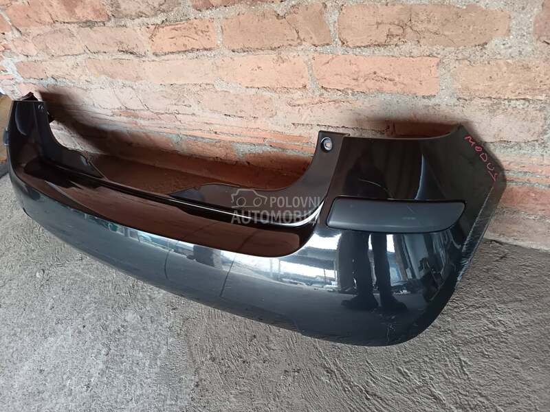 Zadnji branik crni za Renault Modus od 2004. do 2008. god.